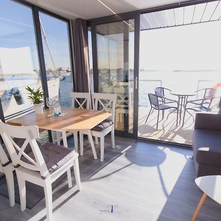 Hausboot Fjord Lacerta Mit Dachterrasse In Wendtorf Kültér fotó
